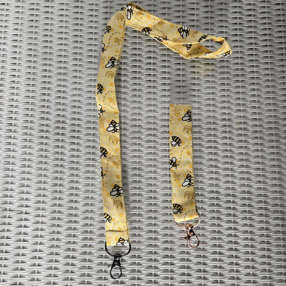 Bee Pattern Yellow Lanyard and Keychain Set